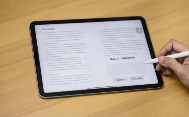 When is an electronic arbitral award an “original”?