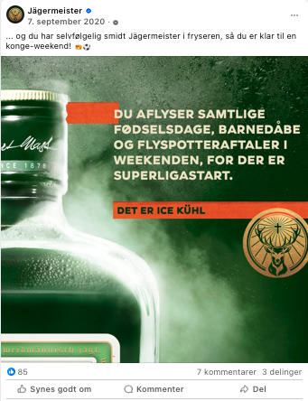 Billedet viser en grøn flaske Jägermeister i centrum, med teksten 'DU AFLYSER SAMTLIGE FØDSELSDAGE, BARNEDÅBE OG FLYSPOTTERAFTALER I WEEKENDEN, FOR DER ER SUPERLIGASTART.' Der er også en jægermeister logo til højre og en orange bjælke med teksten 'DE