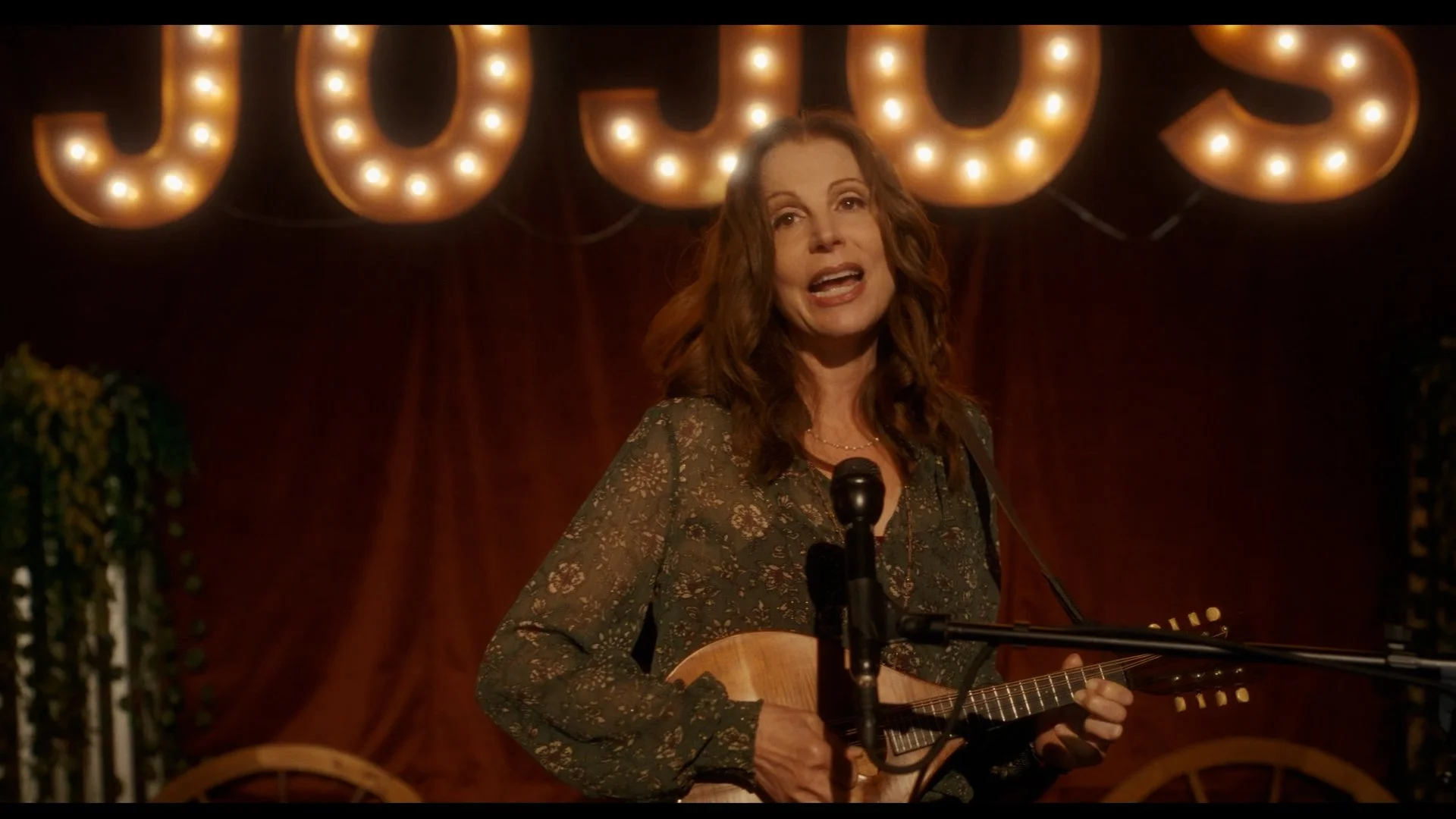 SPINSTERS - PERFORMANCE 1.jpg
