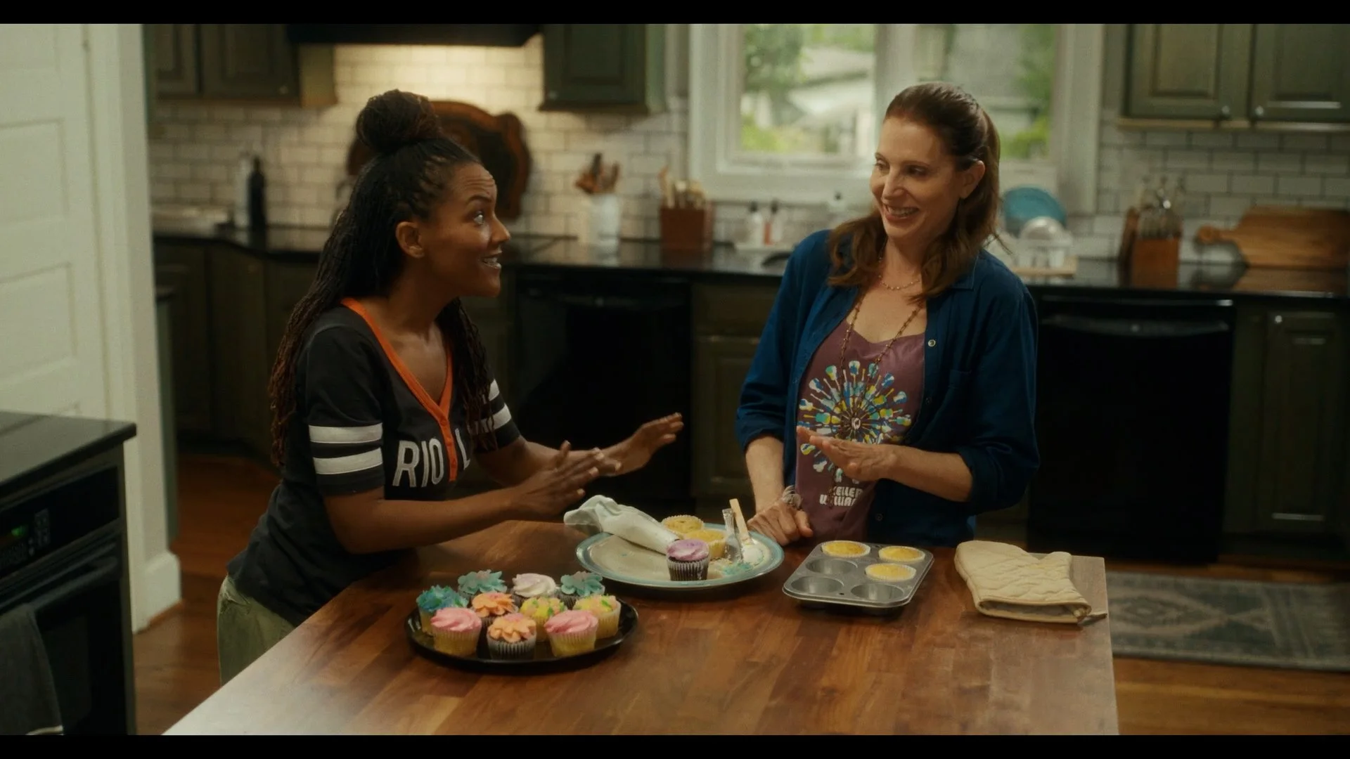SPINSTERS - CUPCAKES.jpg