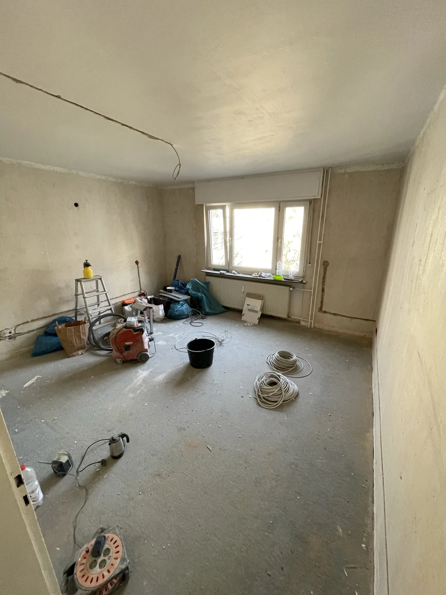 Sanierung Frankfurt Westend Wohnung Schlafzimmer Elektrik