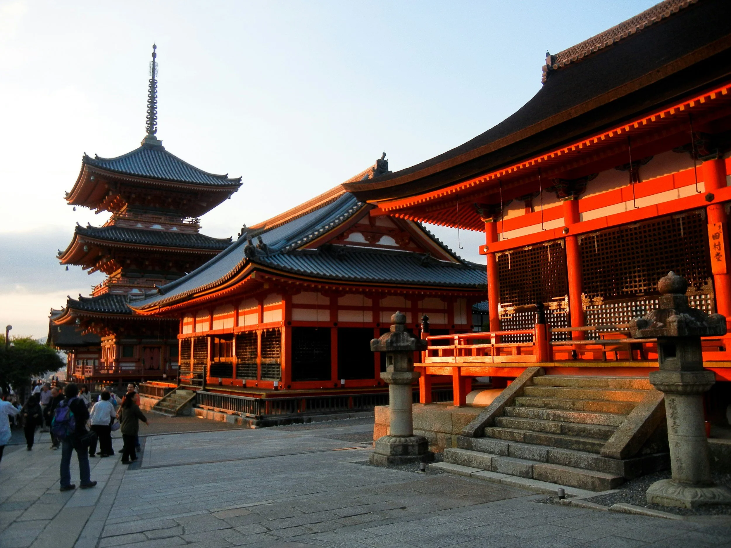 Kiyomizu-dera temple Crowded