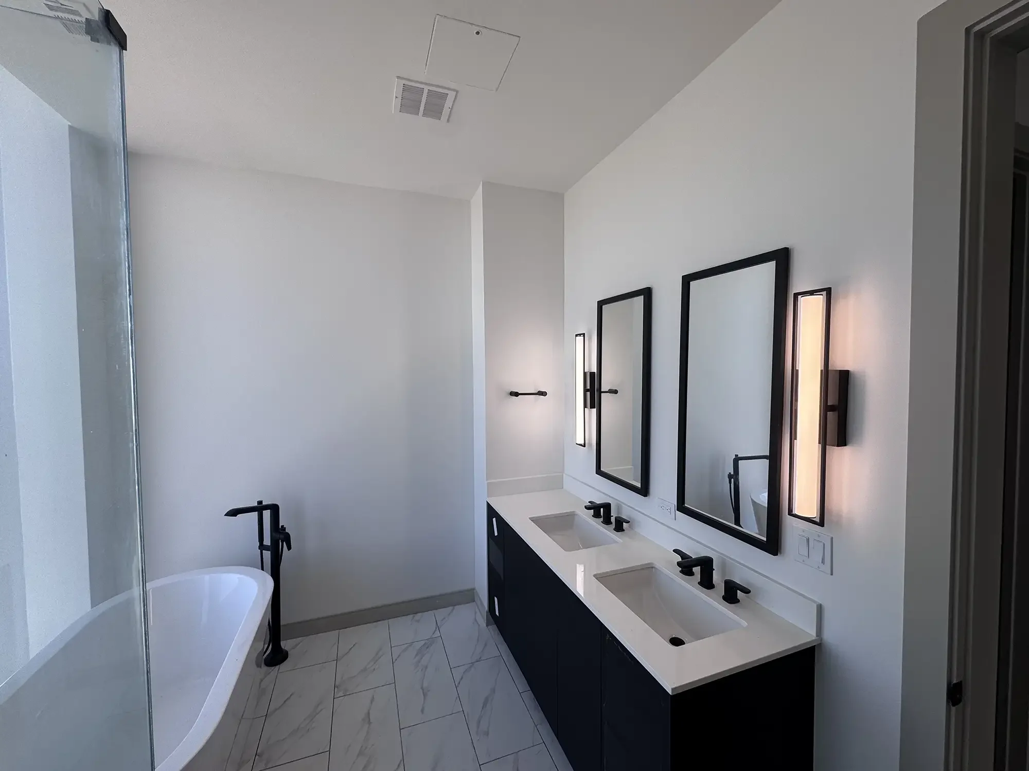 United-Painting-Services_Portfolio_111-S-Tryon_image-24.webp