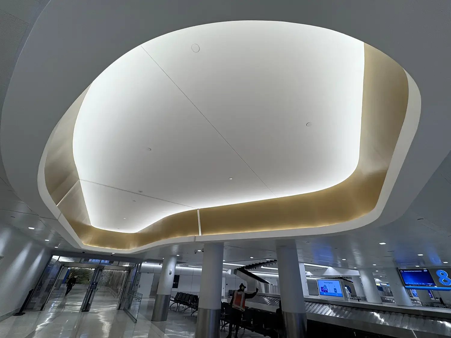 United-Painting-Services_Portfolio_Charlotte-Terminal-Expansion_image-6.webp