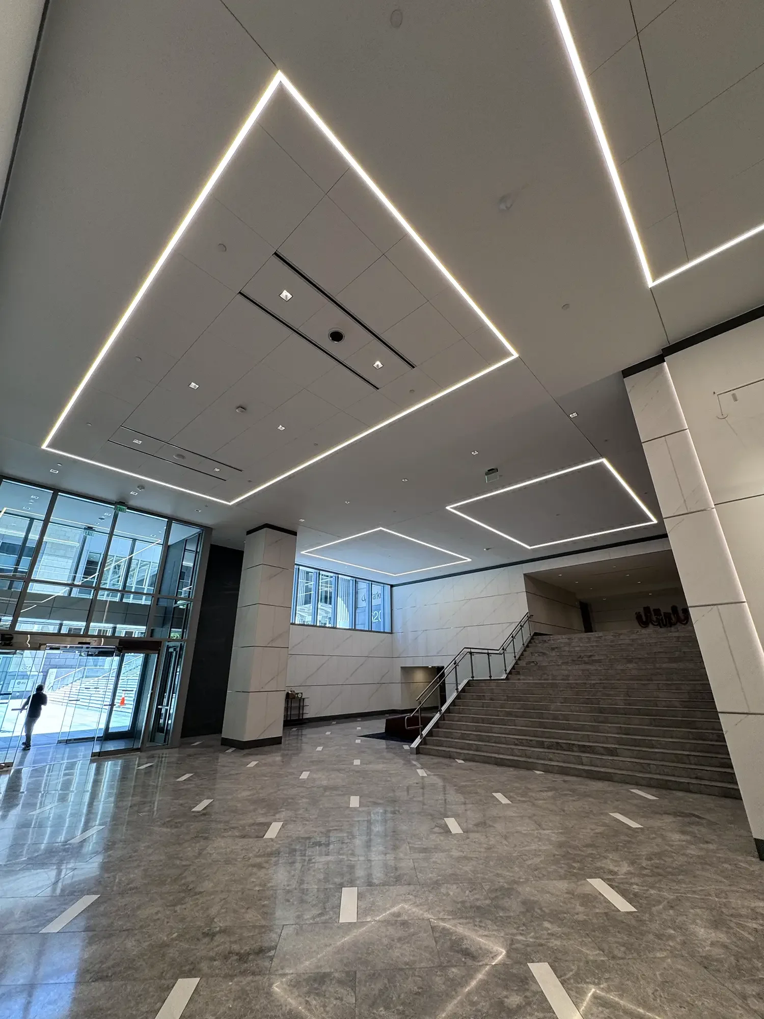 600 S Tryon