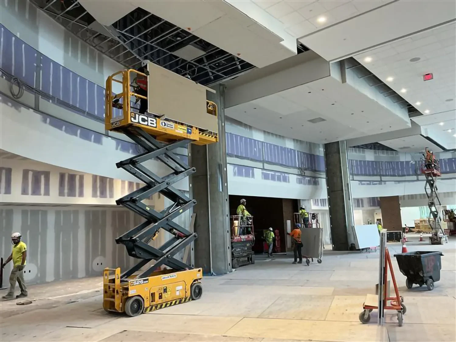 United-Painting-Services_Portfolio_Spectrum-Center_image-4.webp