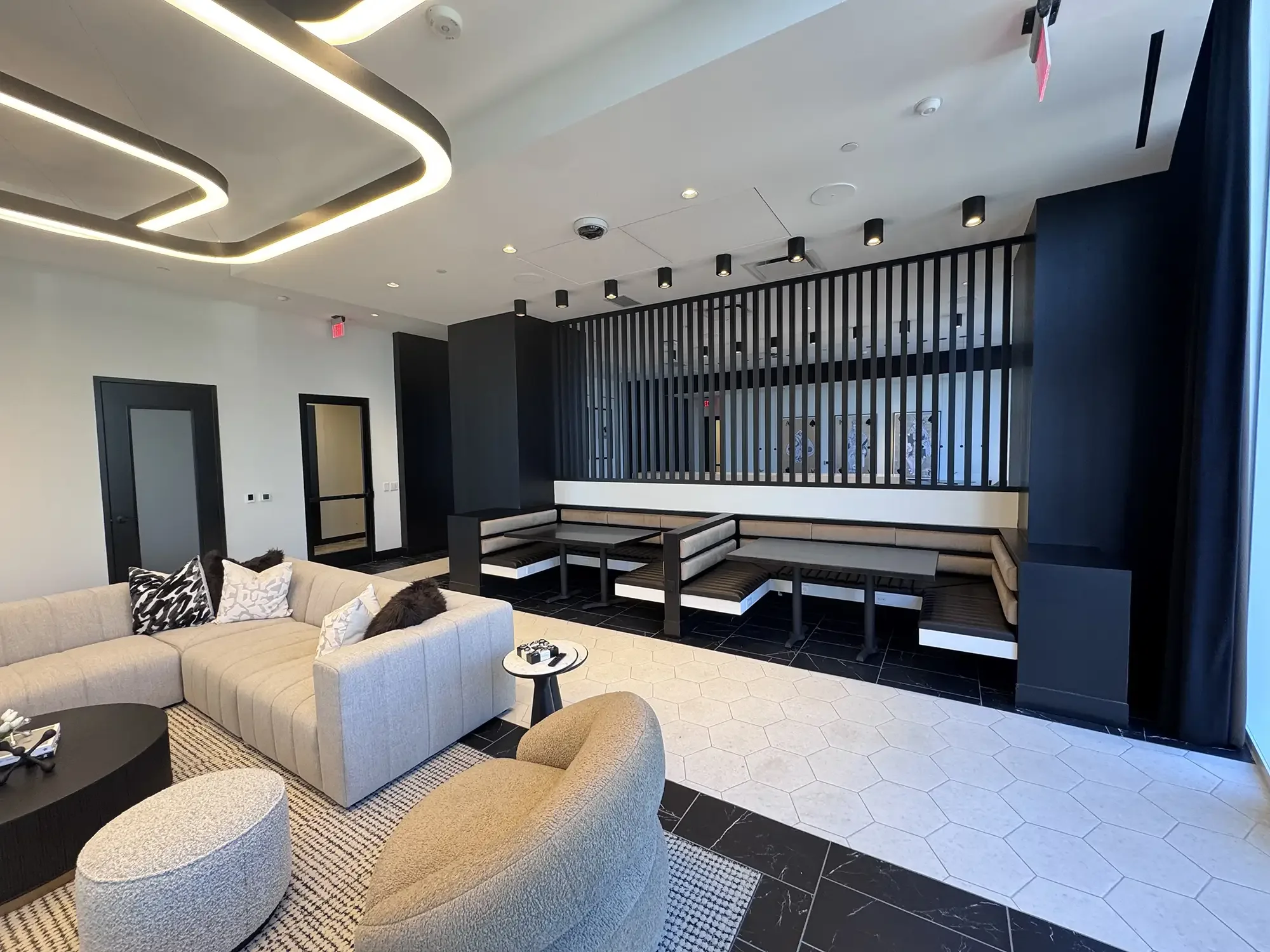 United-Painting-Services_Portfolio_111-S-Tryon_image-33.webp