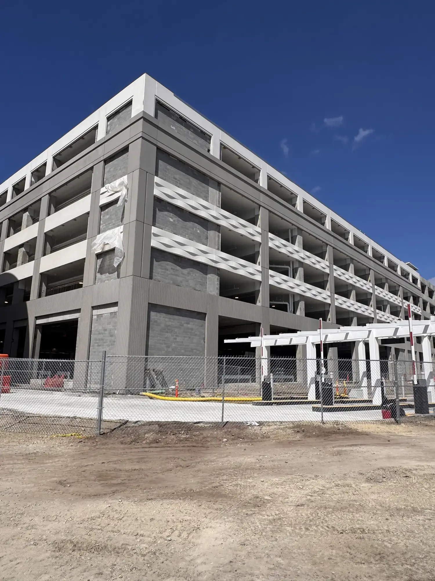 United-Painting-Services_Portfolio_Charleston-Parking-Garage_image-7.webp