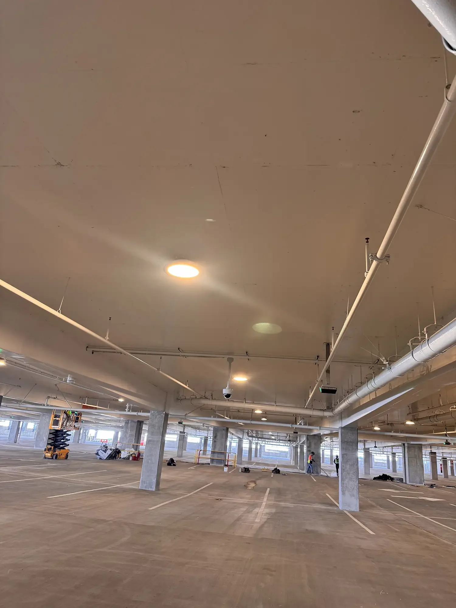 United-Painting-Services_Portfolio_Charleston-Parking-Garage_image-5.webp