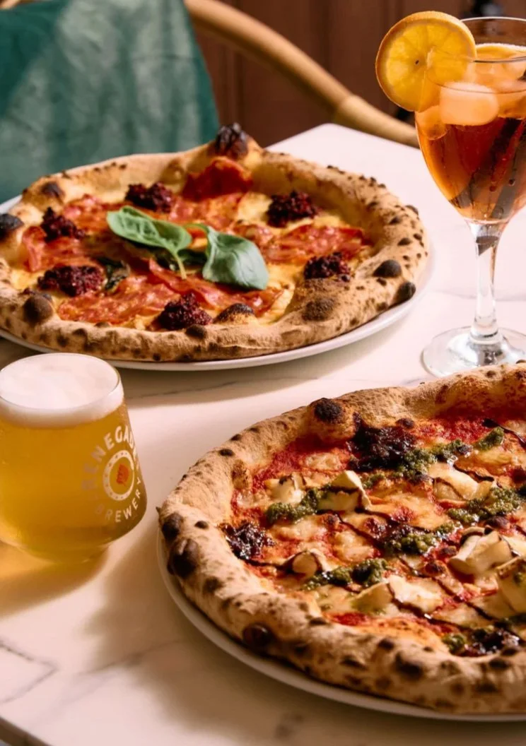 Neapolitan pizza and drinks captured by Alex Gell Photography.