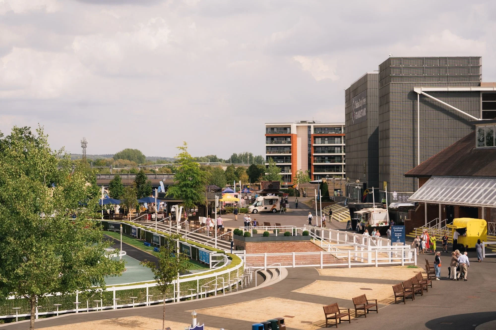 newbury-racecourse-family-raceday-0001.jpg