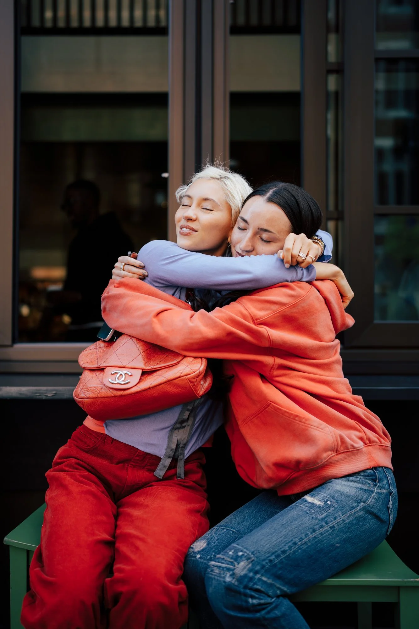 12-vogue-cafe-nike-street-style-friends.jpg