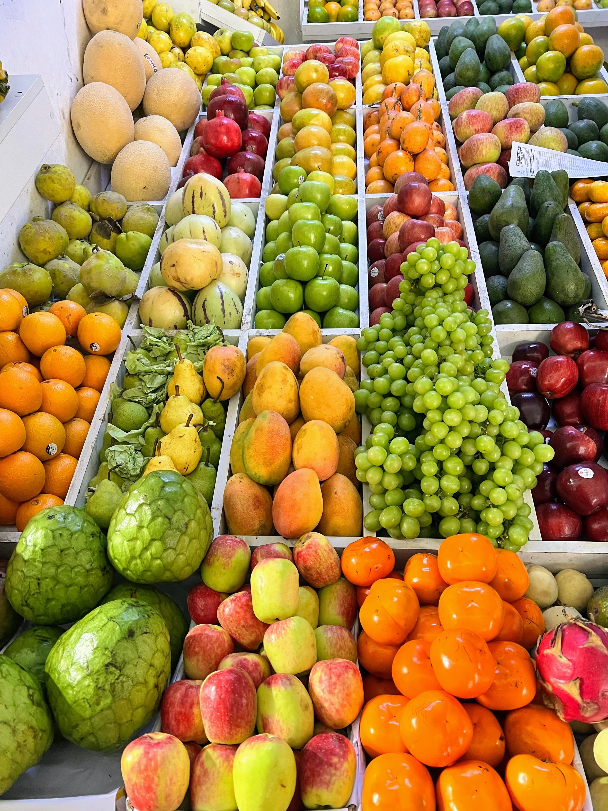 Organic fruit and vegetable market in Peru. Photo by longevity physician Dr. Gregory Charlop, MD, DipABLM
