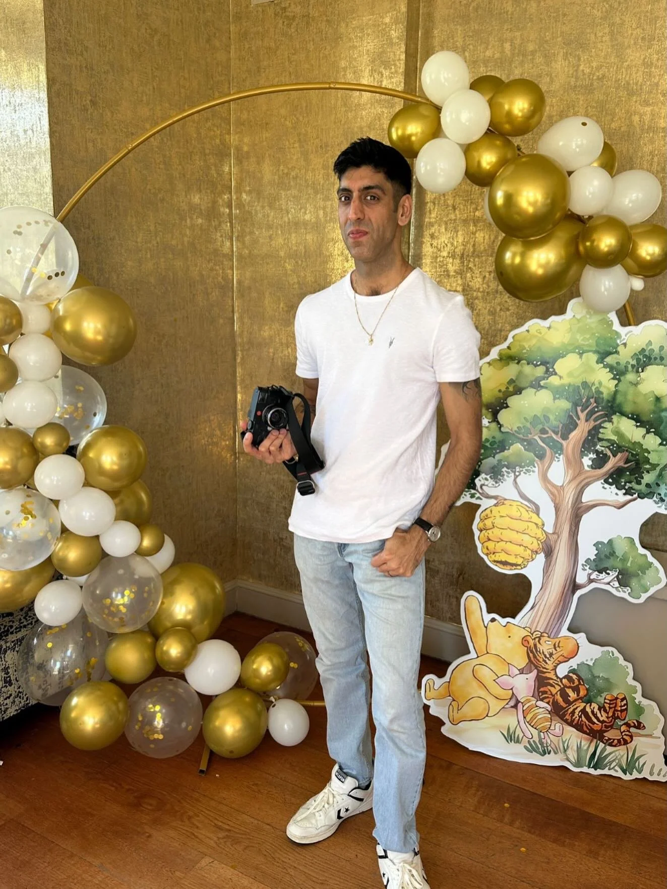 Busy busy at a baby shower this weekend! The sun came out and that made the photos look even better! 

Definitely don&rsquo;t like photos of myself but here I am looking awkward with my favourite camera so that you can get to know me a little better&