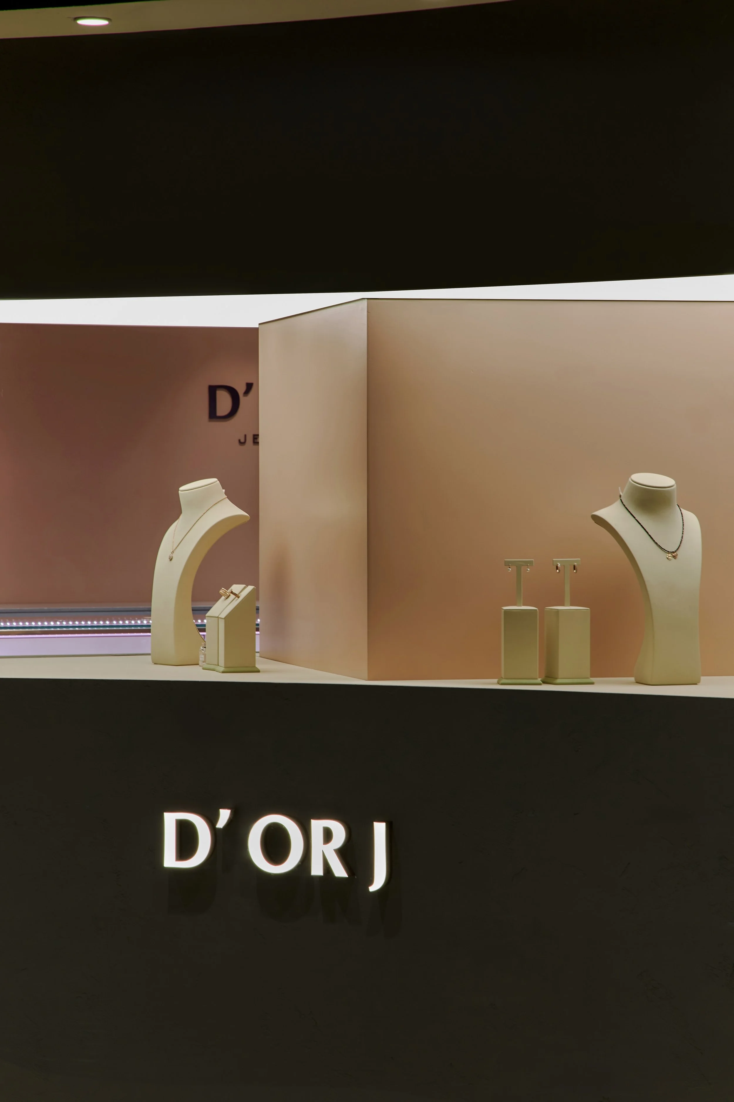 스페이스 한뼘_HandSpace 종로 광화문 시청 드오르제이(D' OR J) 쥬얼리 스토어 인테리어, 상업공간 인테리어, 쥬얼리샵 인테리어