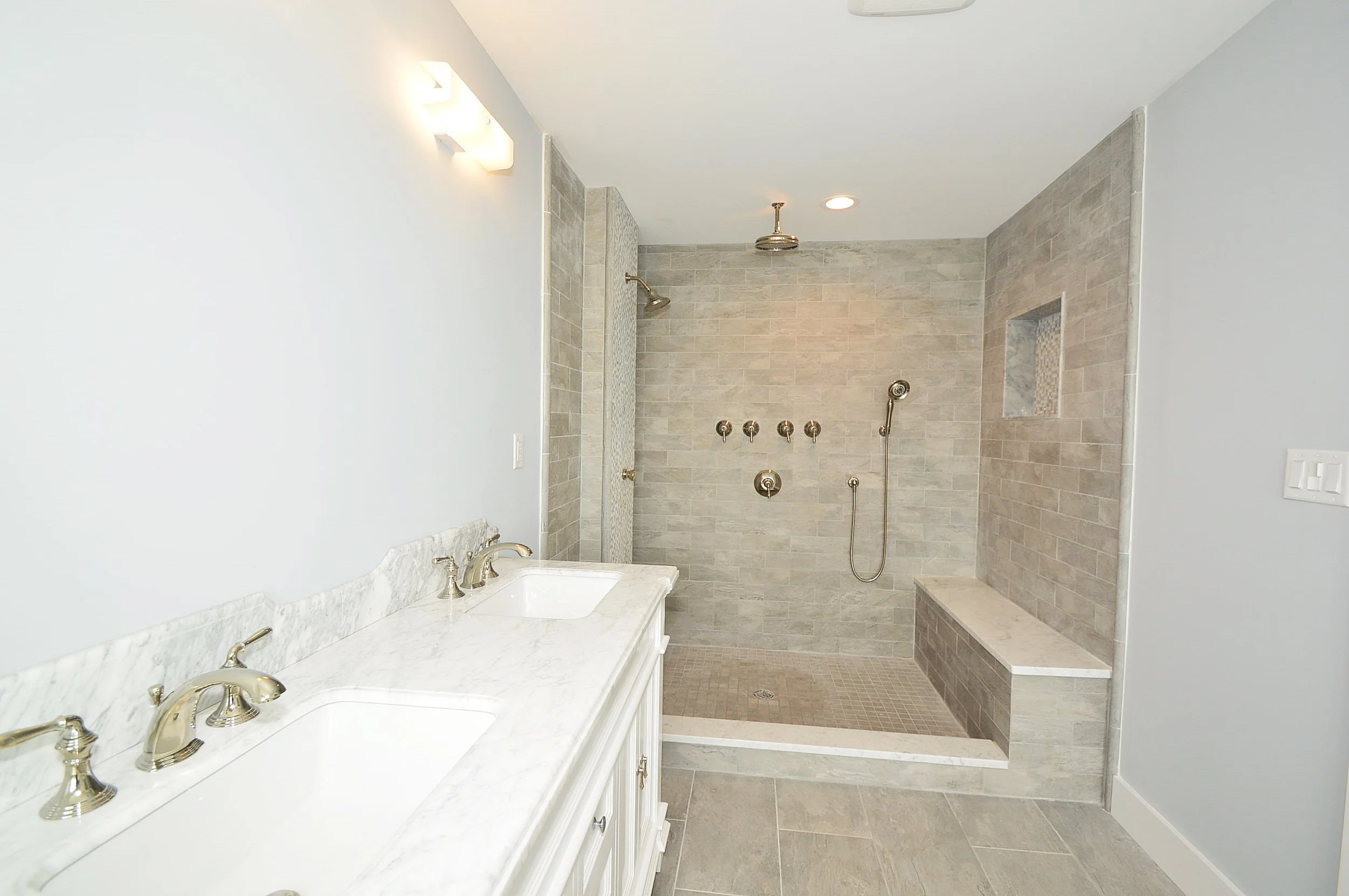 master bath 1.JPG