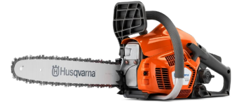 Sierra de cadena de color naranja con cadena y barra guía.