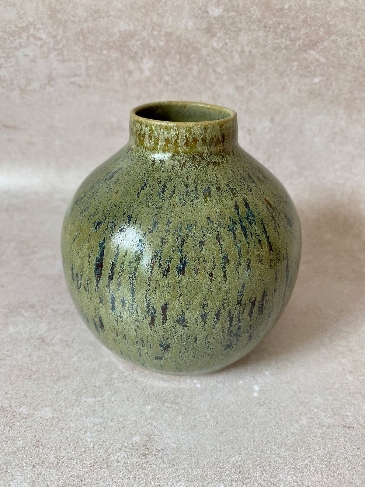 rustic-vase.jpg