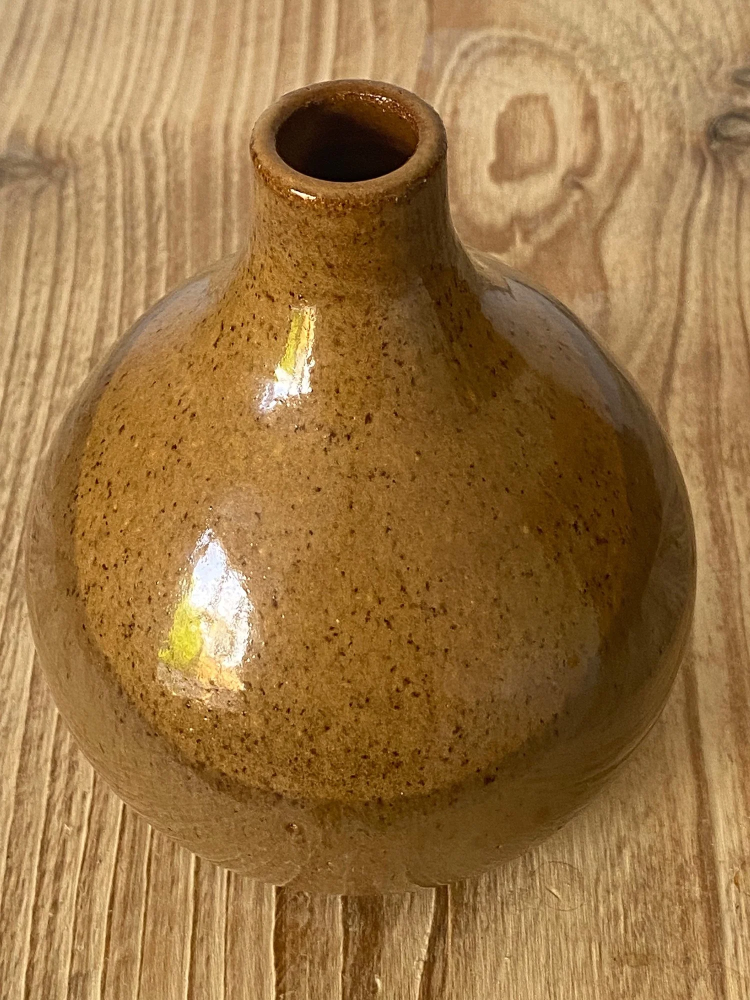 194. tan-moon-vase-rim.jpg
