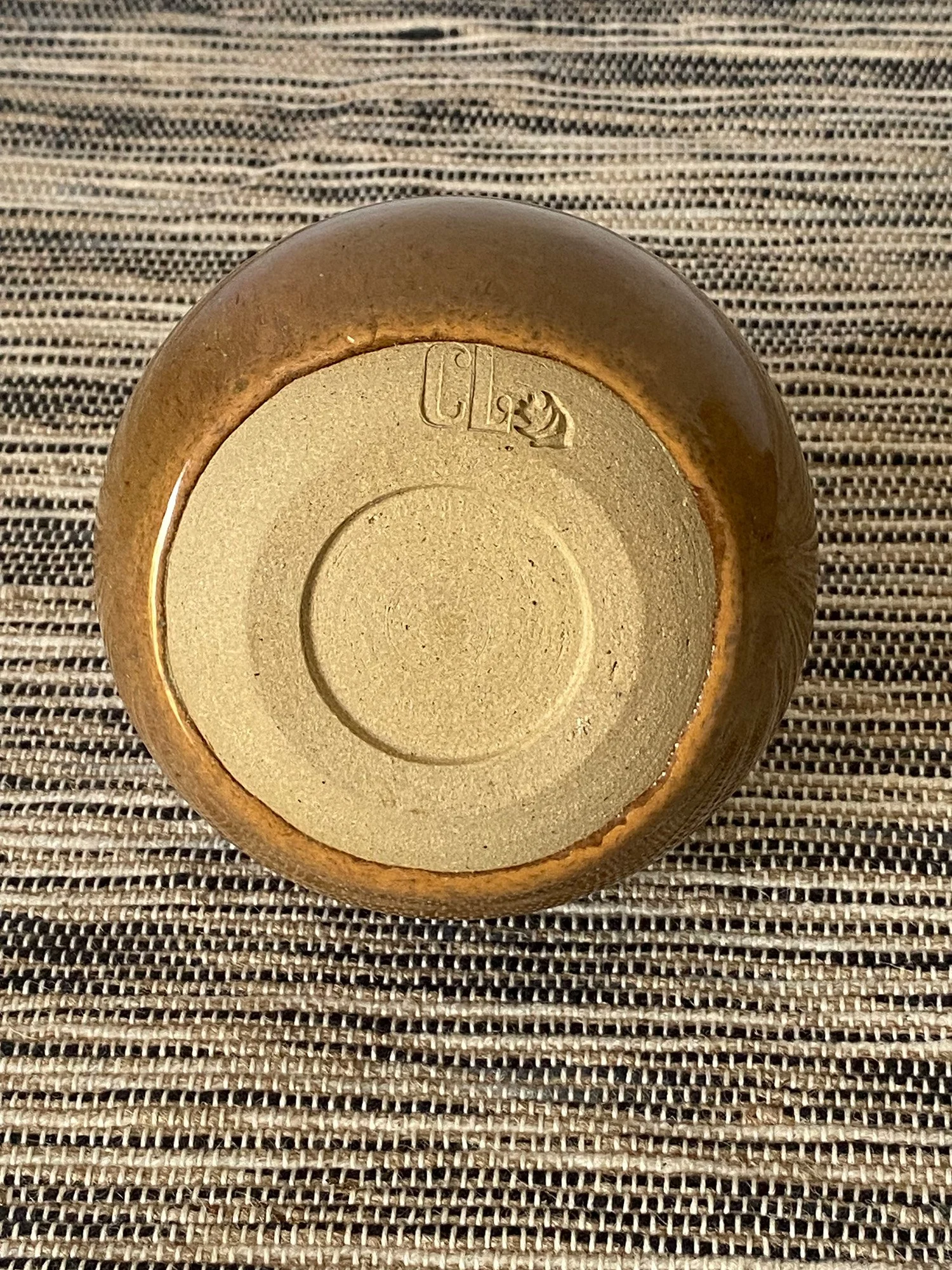 194. tan-moon-vase-base.jpg