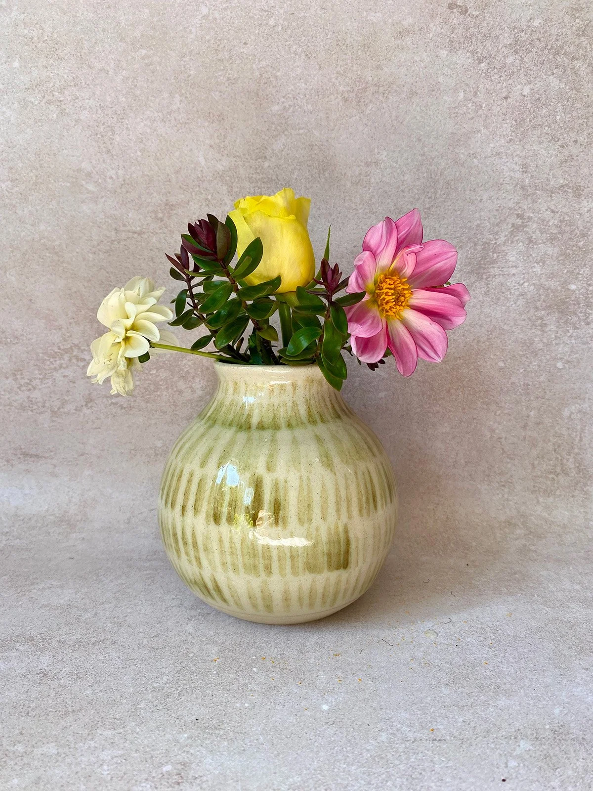 olive-marking-vase.jpg