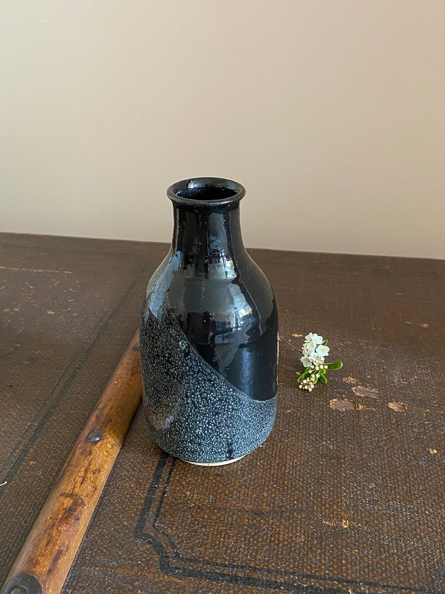 189-black-bottle-neck-mottled-glaze.jpg