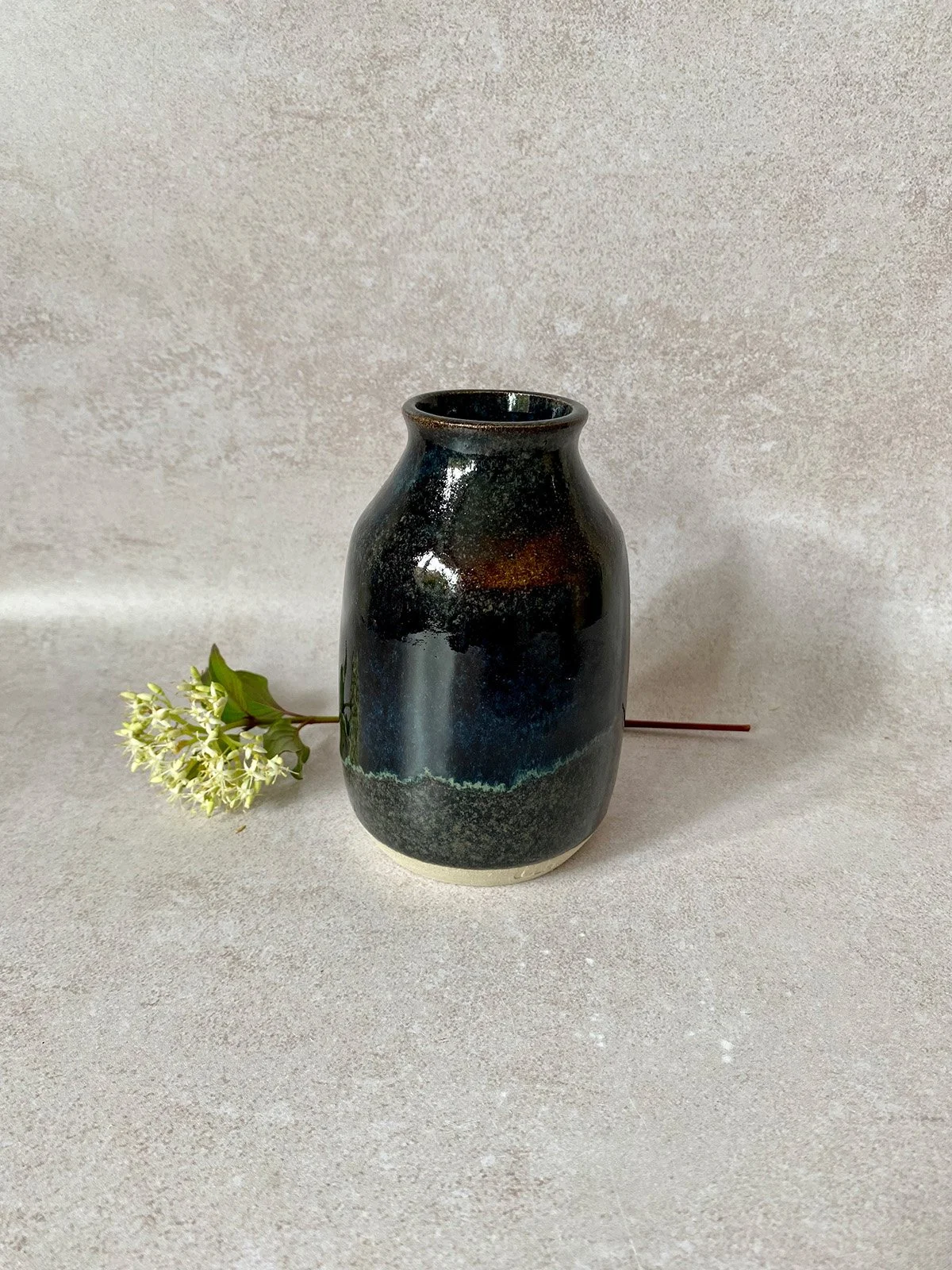 rustic-vase.jpg