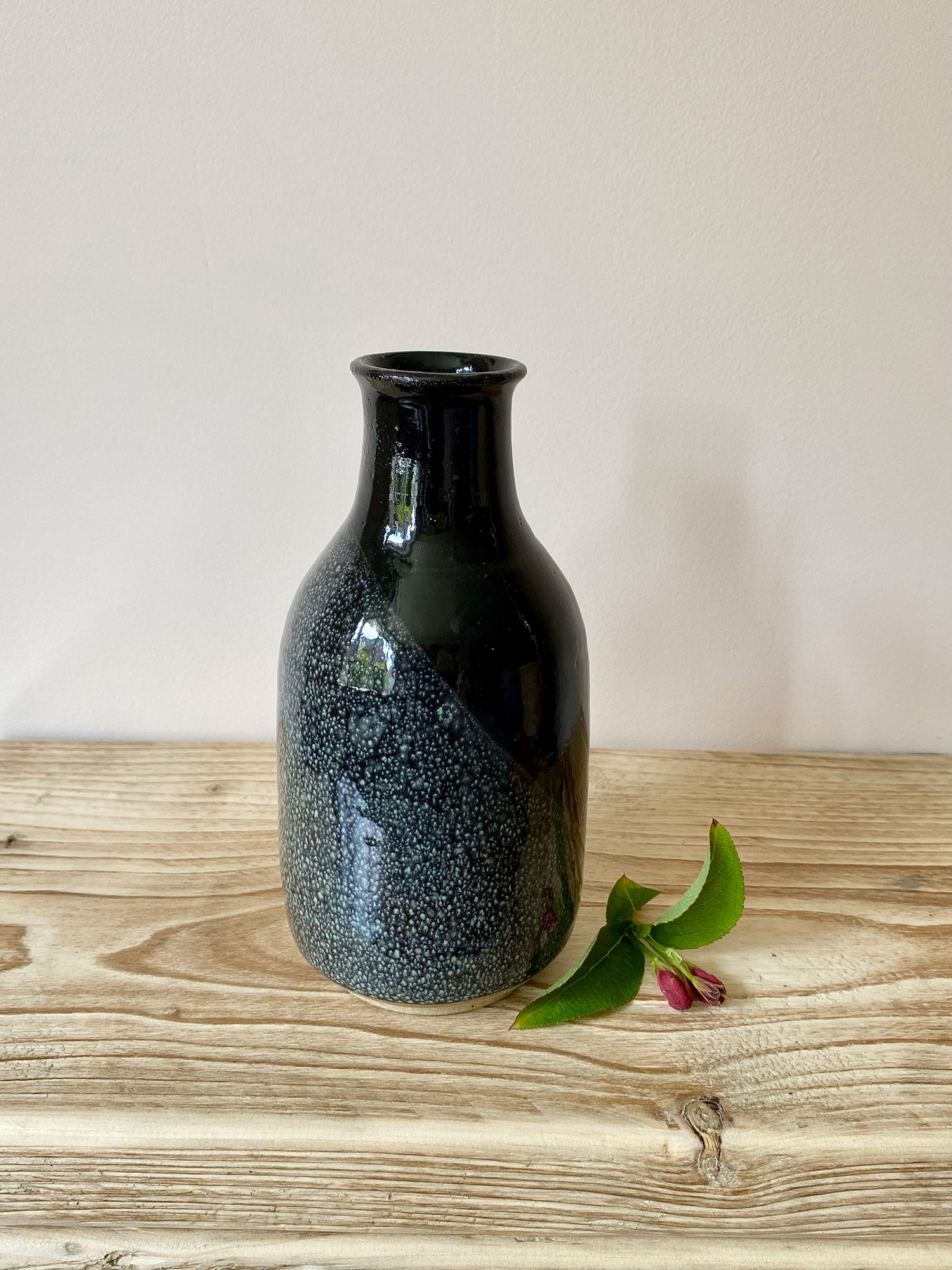 189-black-bottle-main.jpg