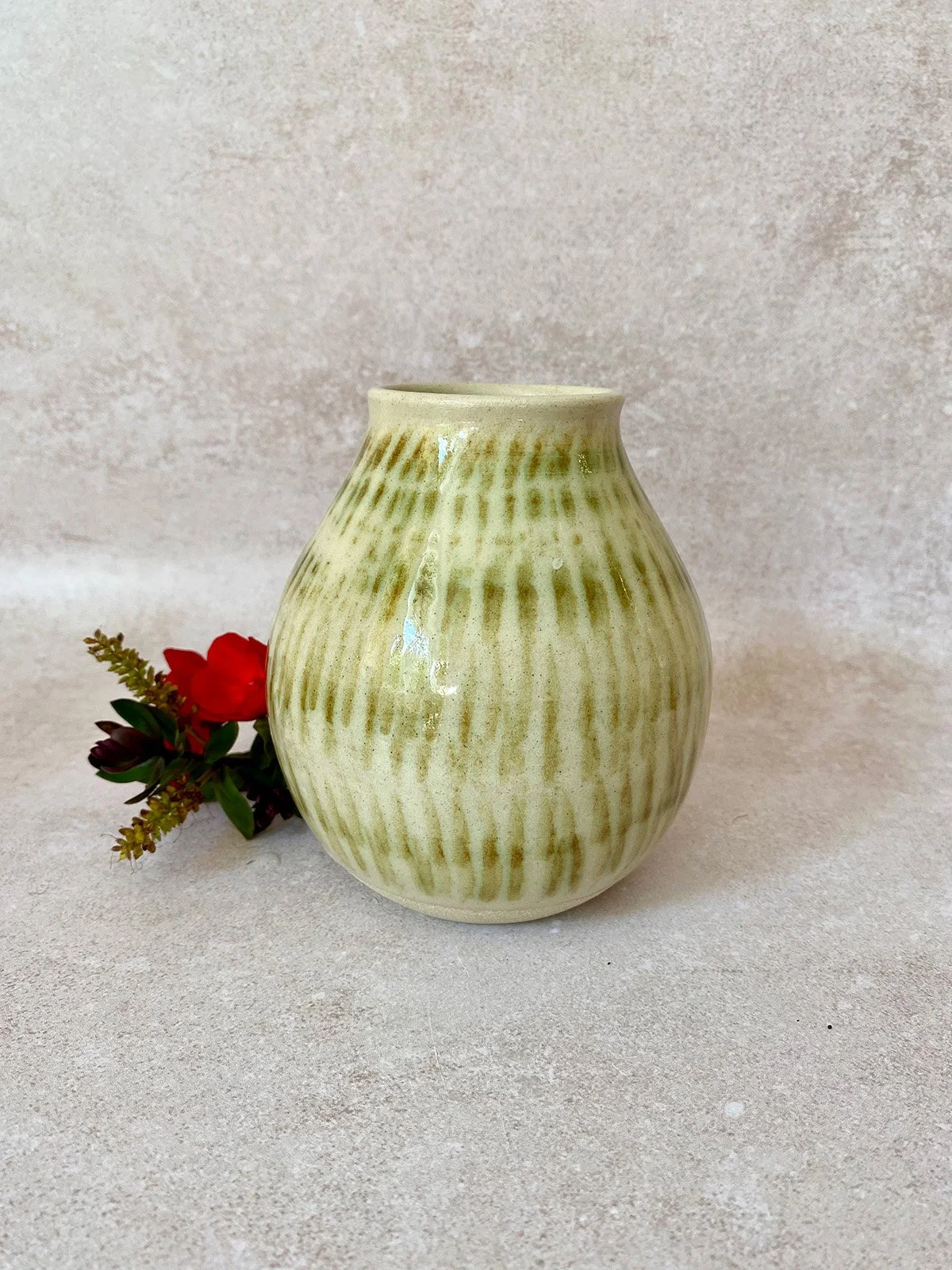 olive-pattern-vase.jpg