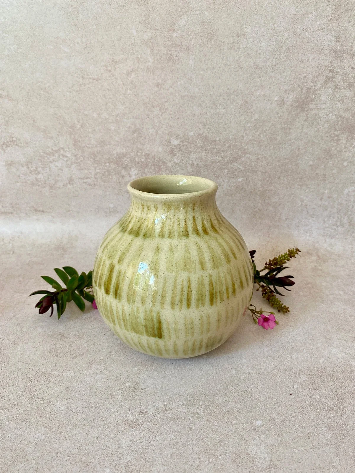 olive-chatter-vase.jpg
