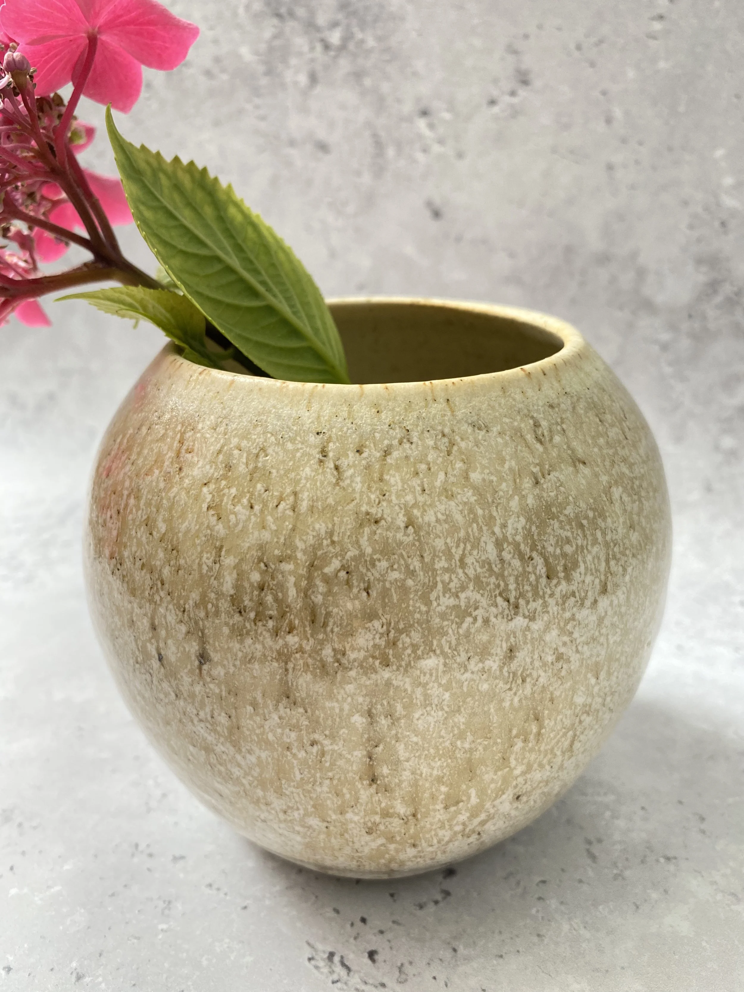 104. vase-cream-glaze.jpeg