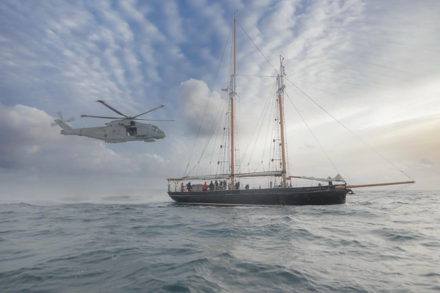 Full Circle Expedition sets sail around UK with Invictus Games Flag