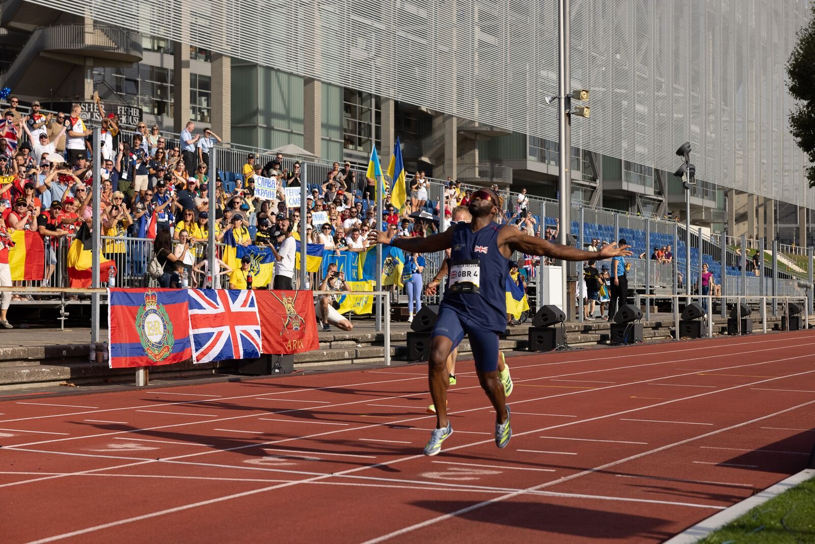 large-230910_100MSprint 03.jpg