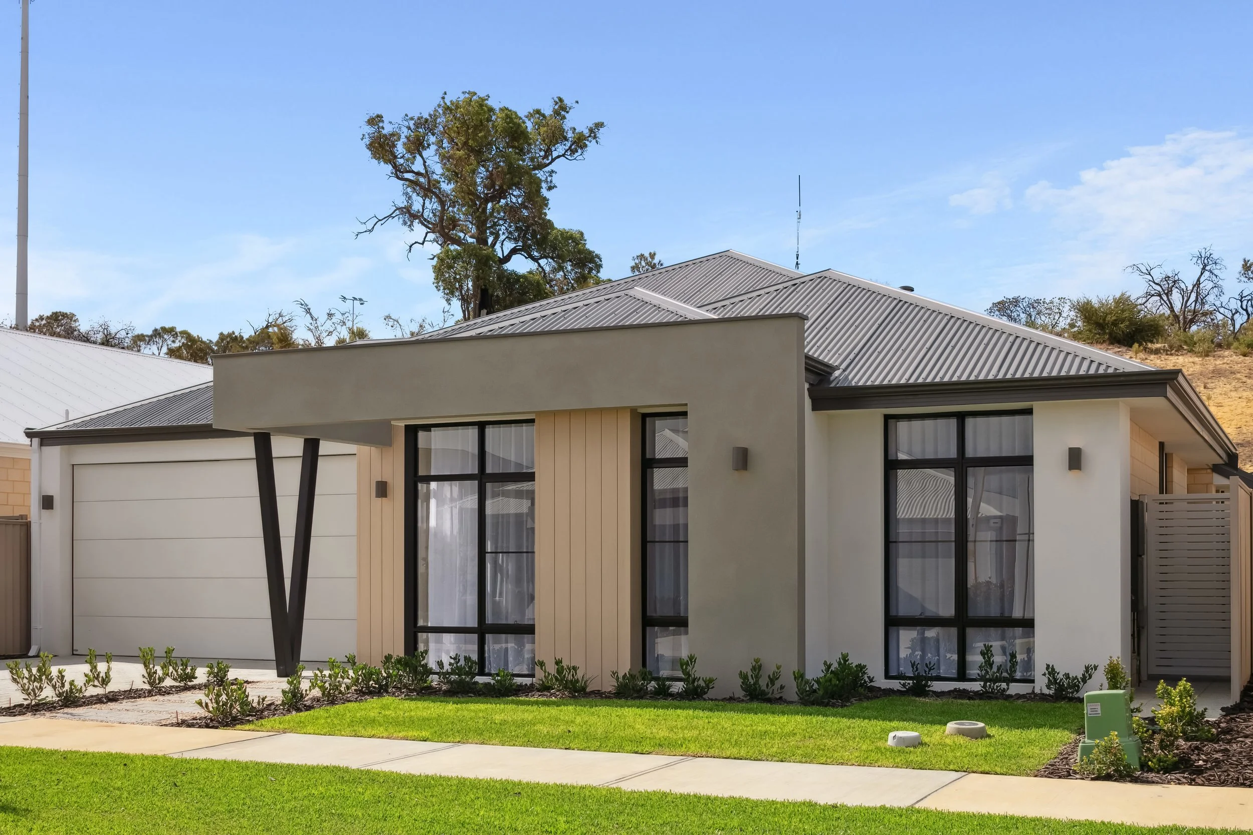 16  Dawes Way Mandogalup 01.jpg