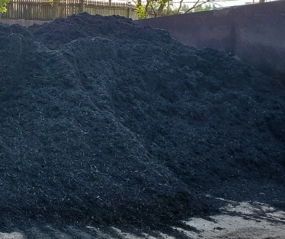 Dyed Black Mulch in Bulk