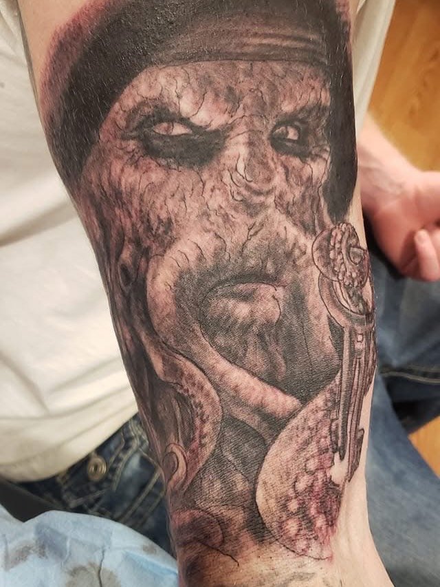 🐙 Not every tattoo is meant to be pretty.

Some are meant to be worn. Dark. Detailed. Unapologetic.

If you&rsquo;ve been thinking about your next piece&hellip; this is your sign.

Beat the madness and schedule your appointment.

Shameless Body Art 