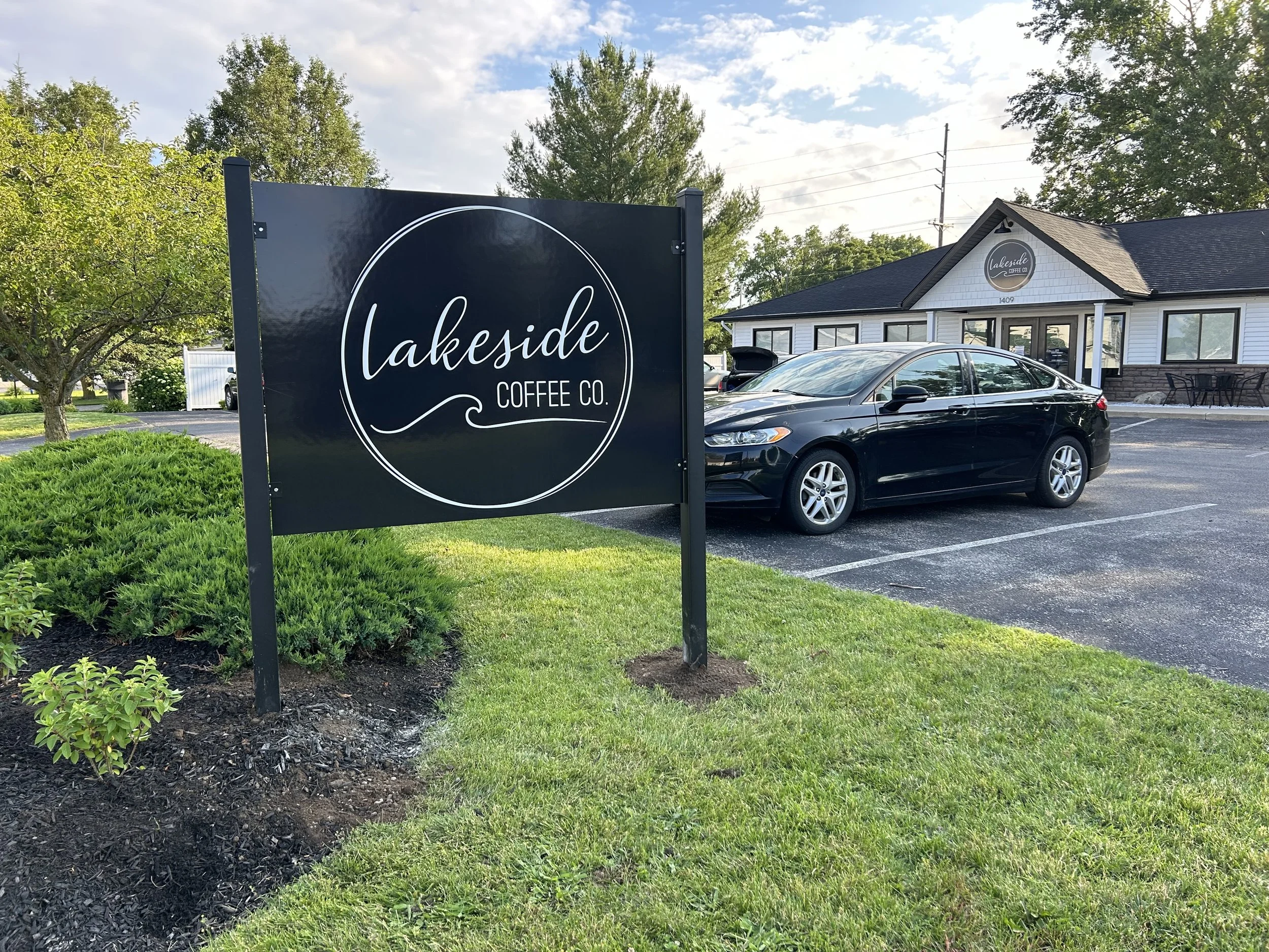 Outdoor signage road signs Outdoor signs Syracuse indiana