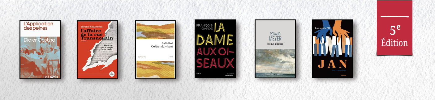 Collection de sept livres posés horizontalement sur une surface grise, avec une étiquette rose indiquant '5e Édition'.