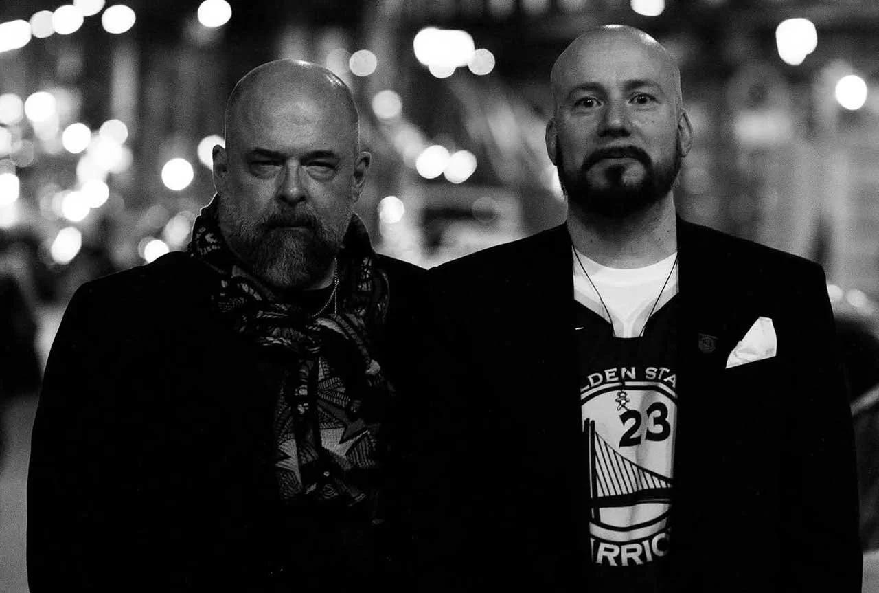 A. W. Yrjänä, Alkemisti -kirjan julkkarit täyttivät Bar Loosen: ”Metallit jalostuivat kullaksi”