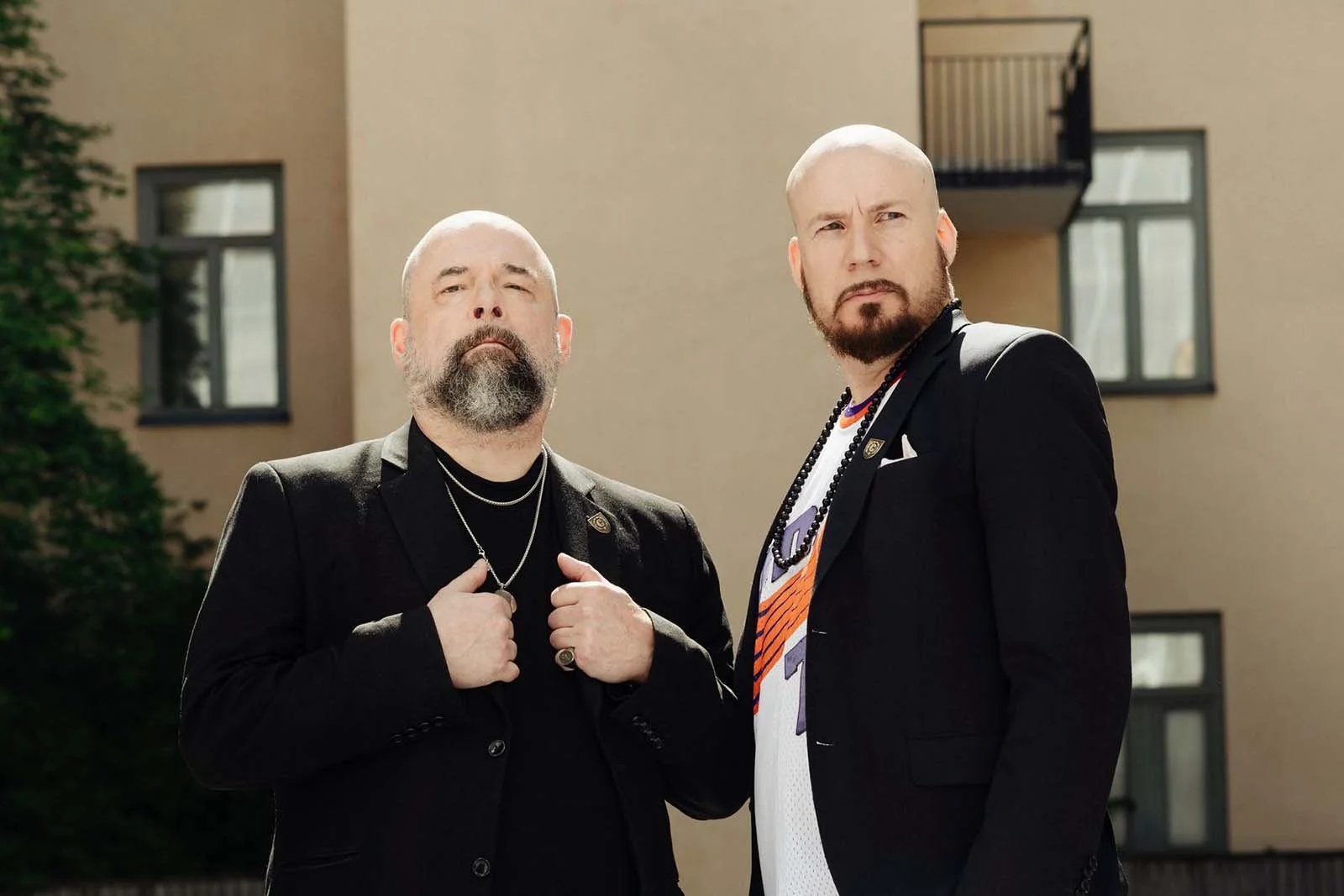 Sarjakuva: Tatu Junni paljastaa totuuden A. W. Yrjänä, Alkemisti -kirjasta