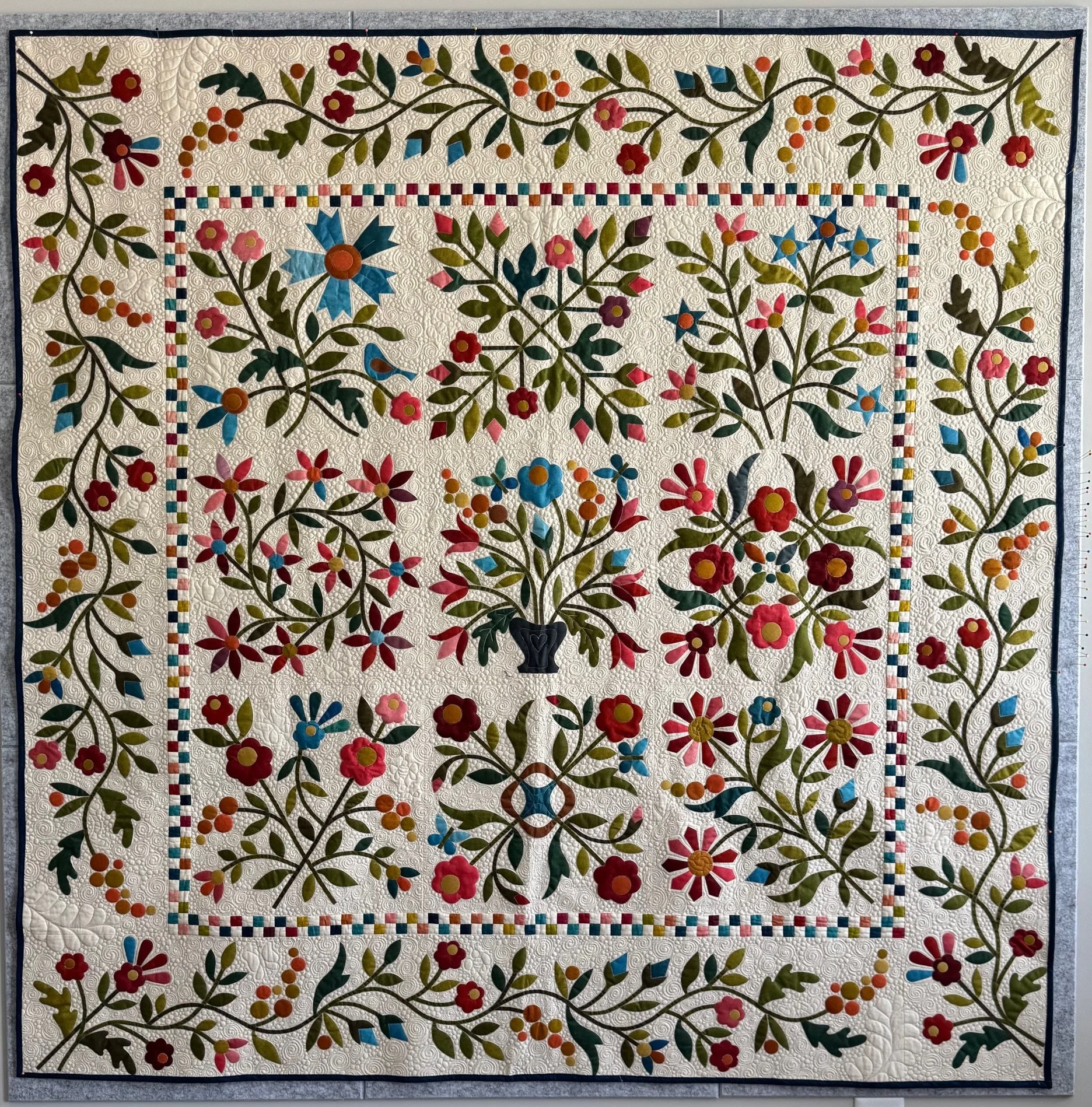 Spring Bouquet (2024)
Pattern by Laundry Basket Quilts