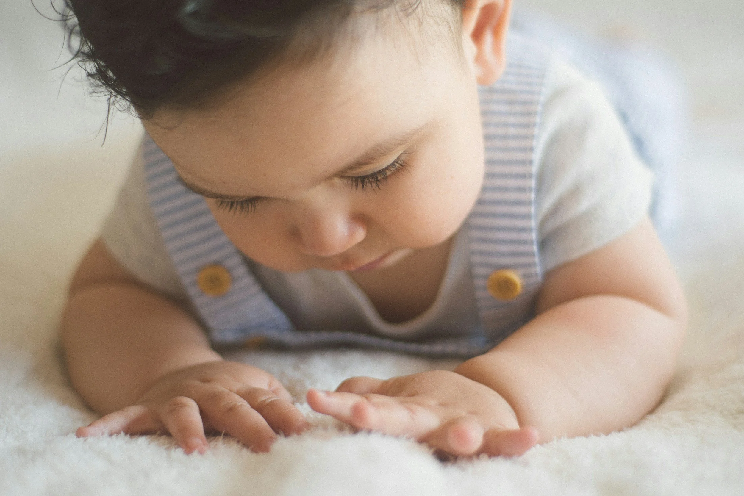 Ab wann sollte ich mein Baby an die Bauchlage gewöhnen?