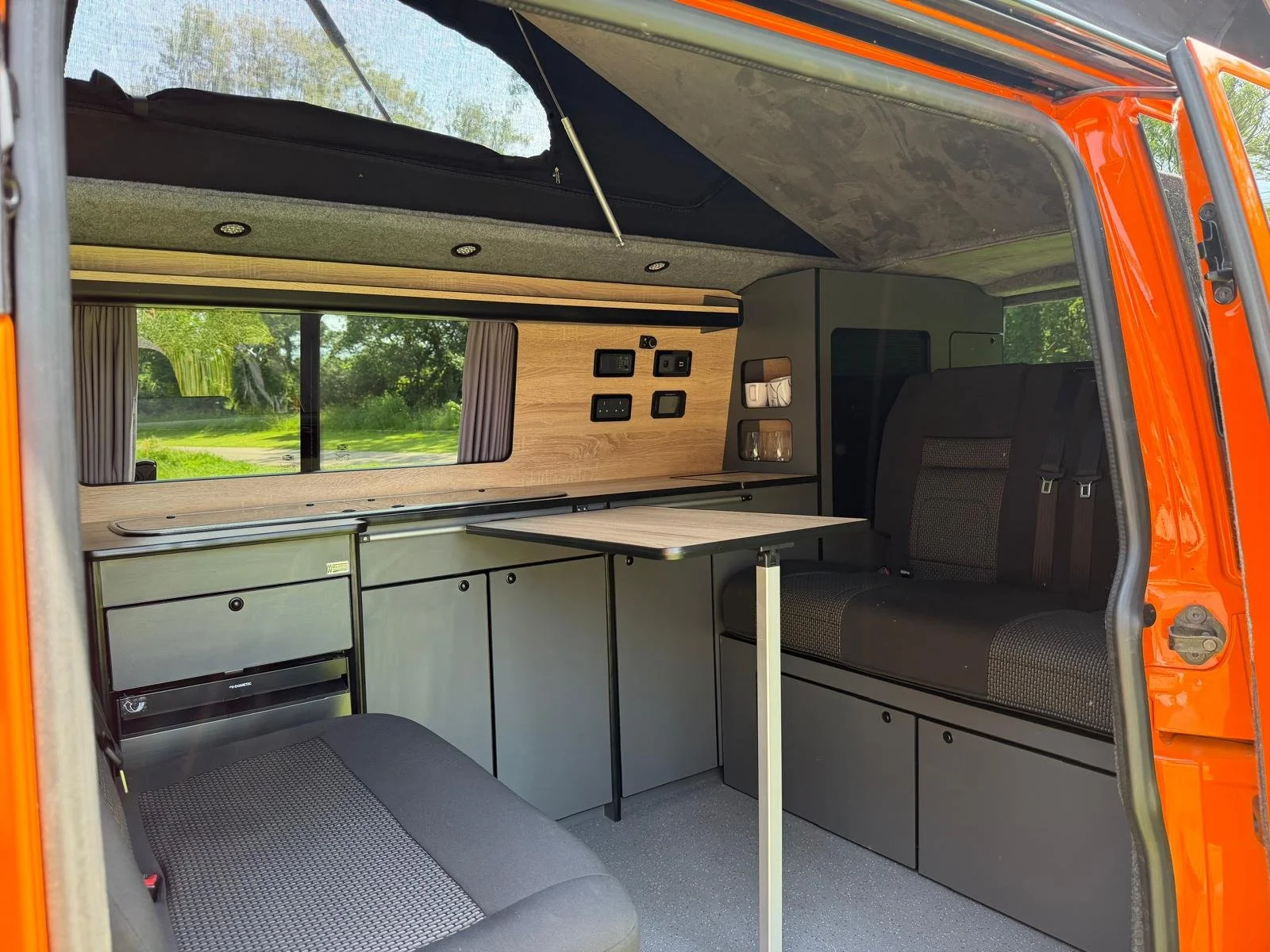 T6 Interior 