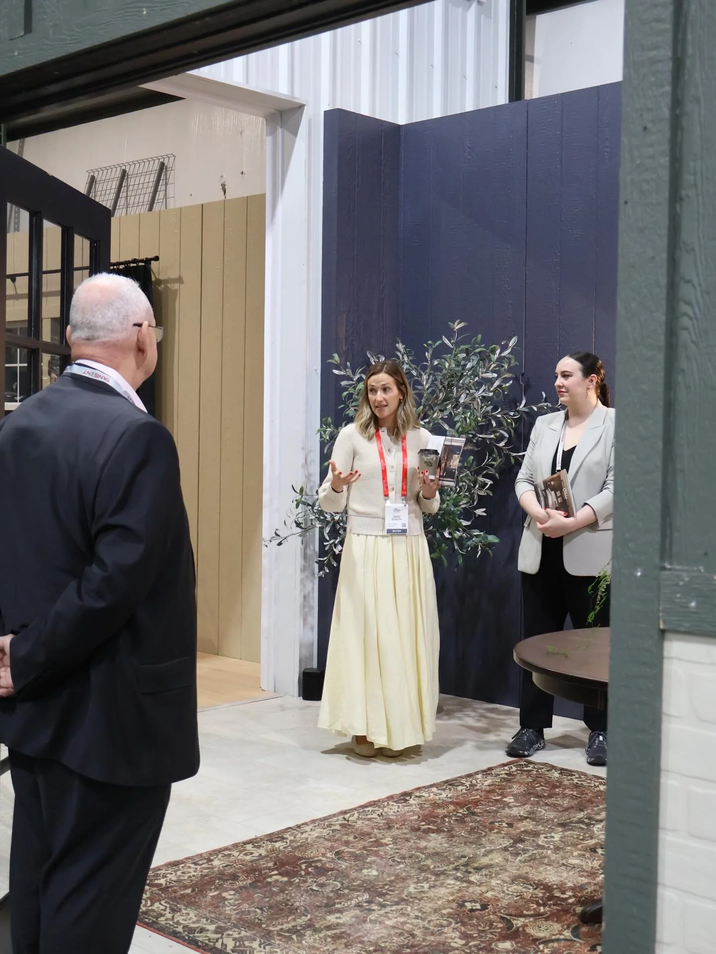 Thankful to have helped with the showcase house @ohiofurnitureguild again this year! 🏡

A lot of time is spent judging and selecting pieces for the house. It was an honor to be able to give tours alongside fellow friends and designers to explain exp