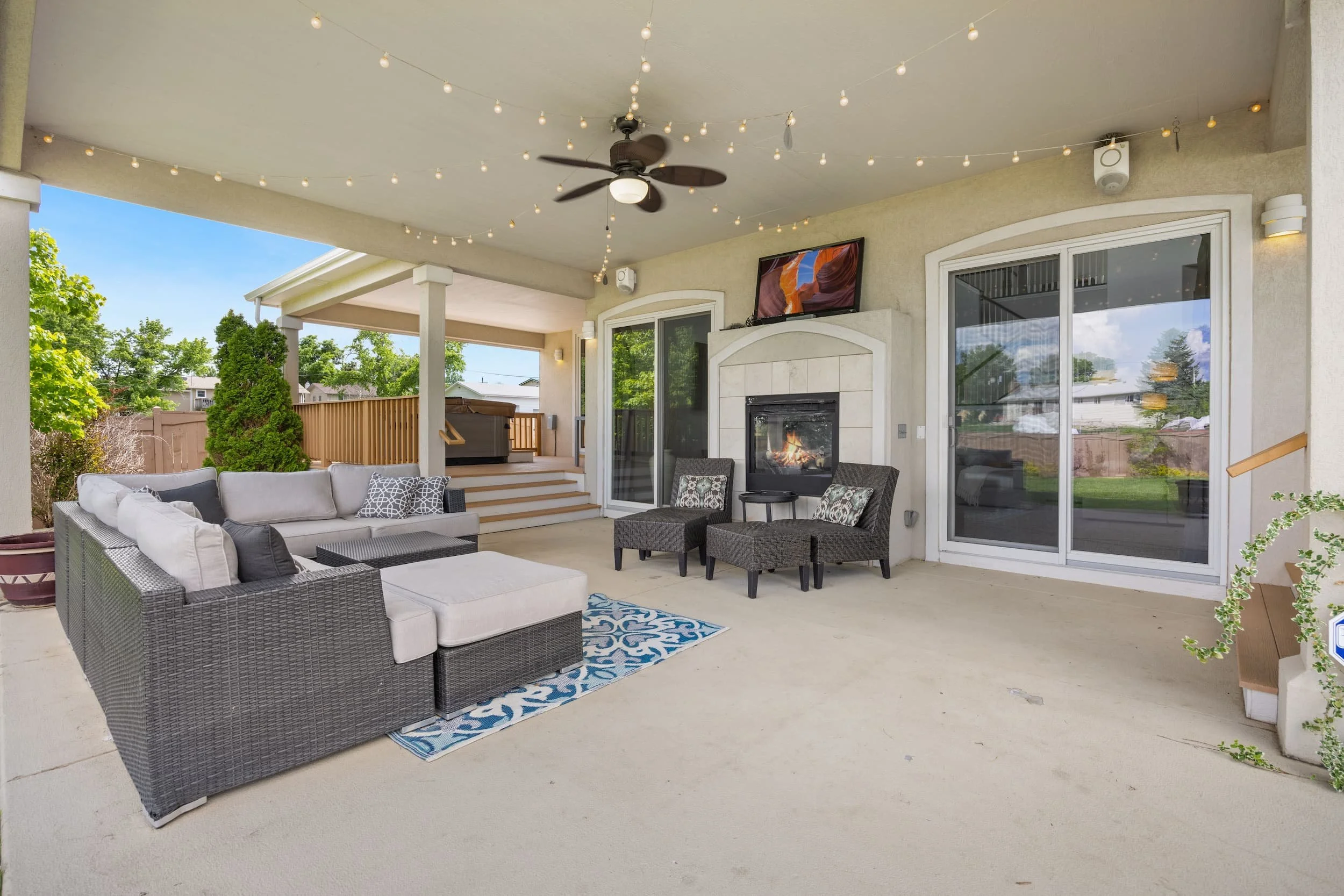 From Indoor to Outdoor: Seamless Transitions for Year‑Round Living
