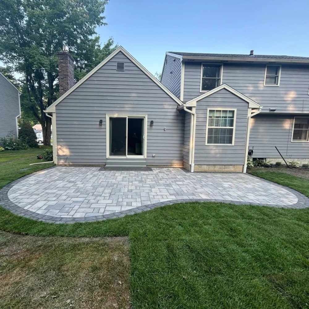 curved-backyard-paver-patio-central-ny