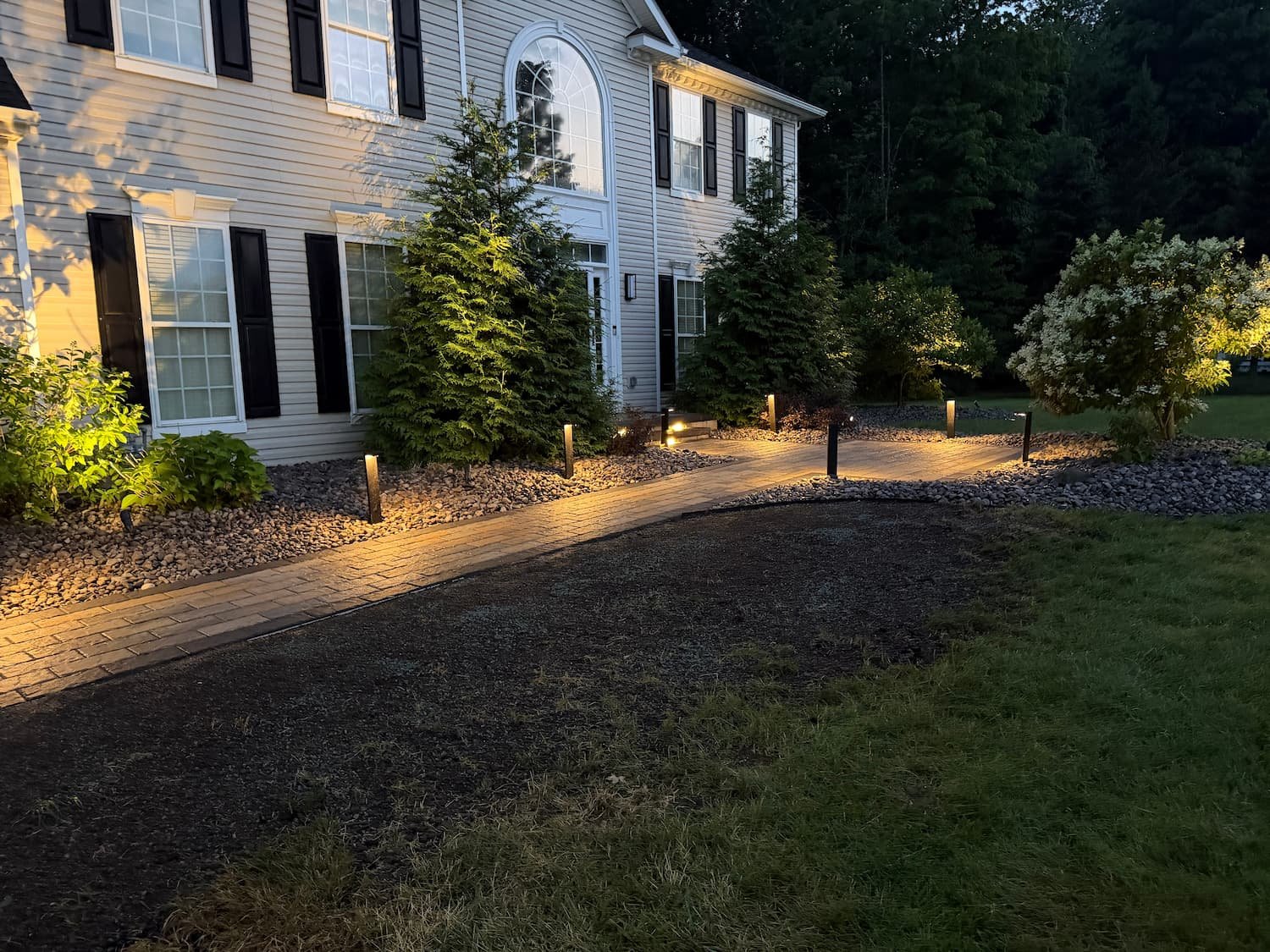 The Complete Guide to Outdoor Landscape Lighting for Central New York Homes