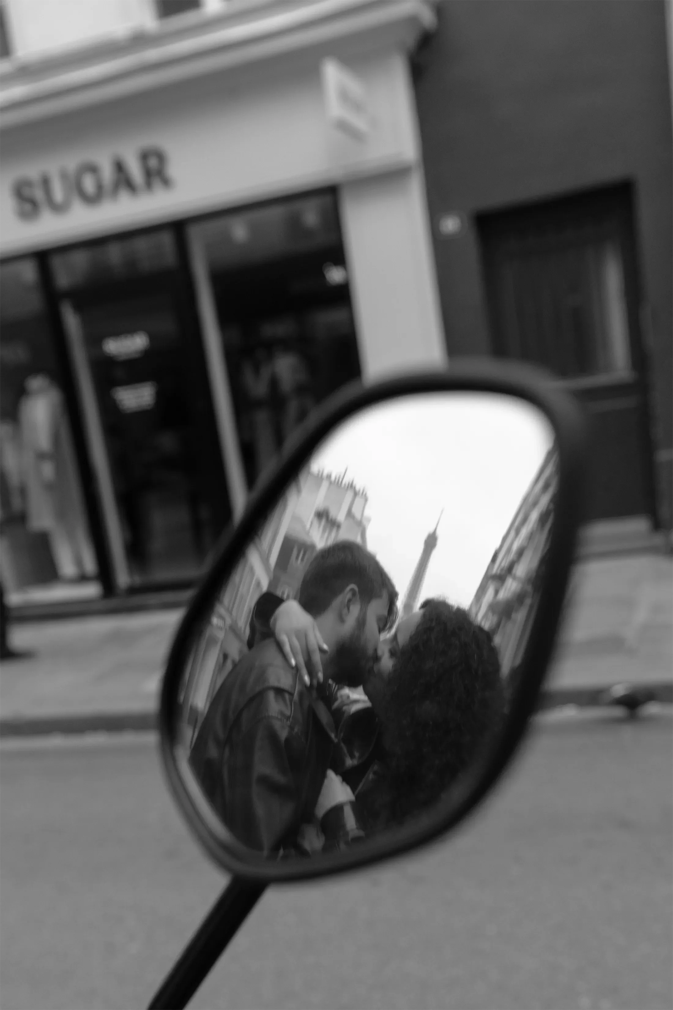 Love Romantic Paris.webp