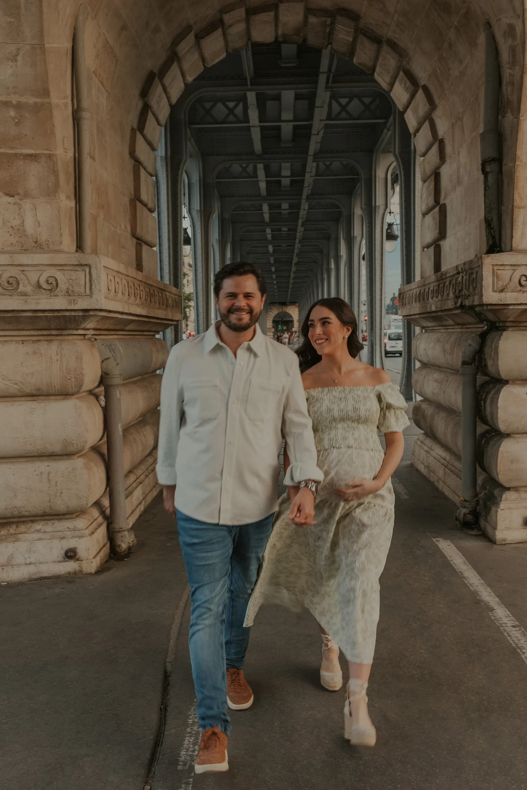 Couple Love Paris.webp