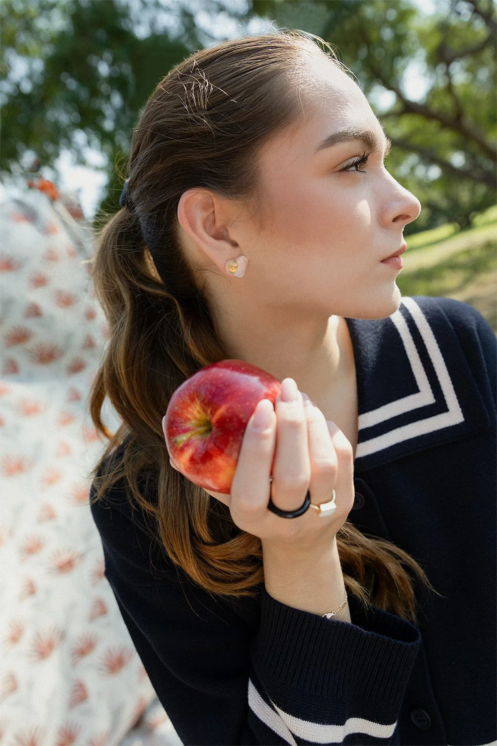 Model Apple Campaign web.jpg